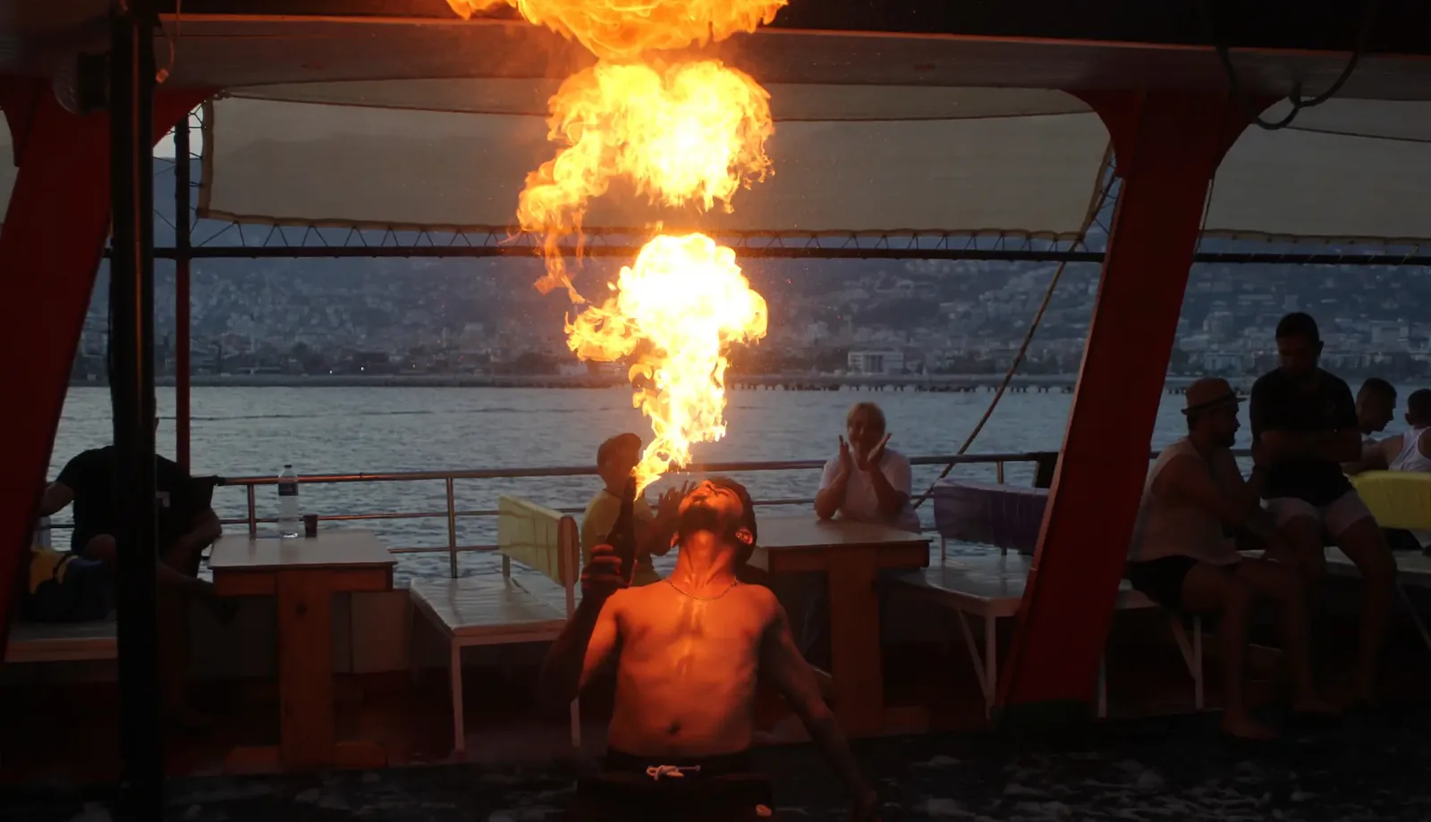 Alanya Nacht-Jeepsafari — Boot, Fackeln und Feuerwerk — 9